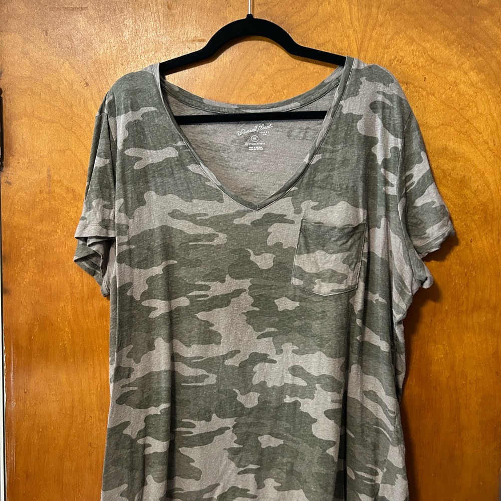 Universal Thread Gray Short Sleeve Relaxed T-Shirt